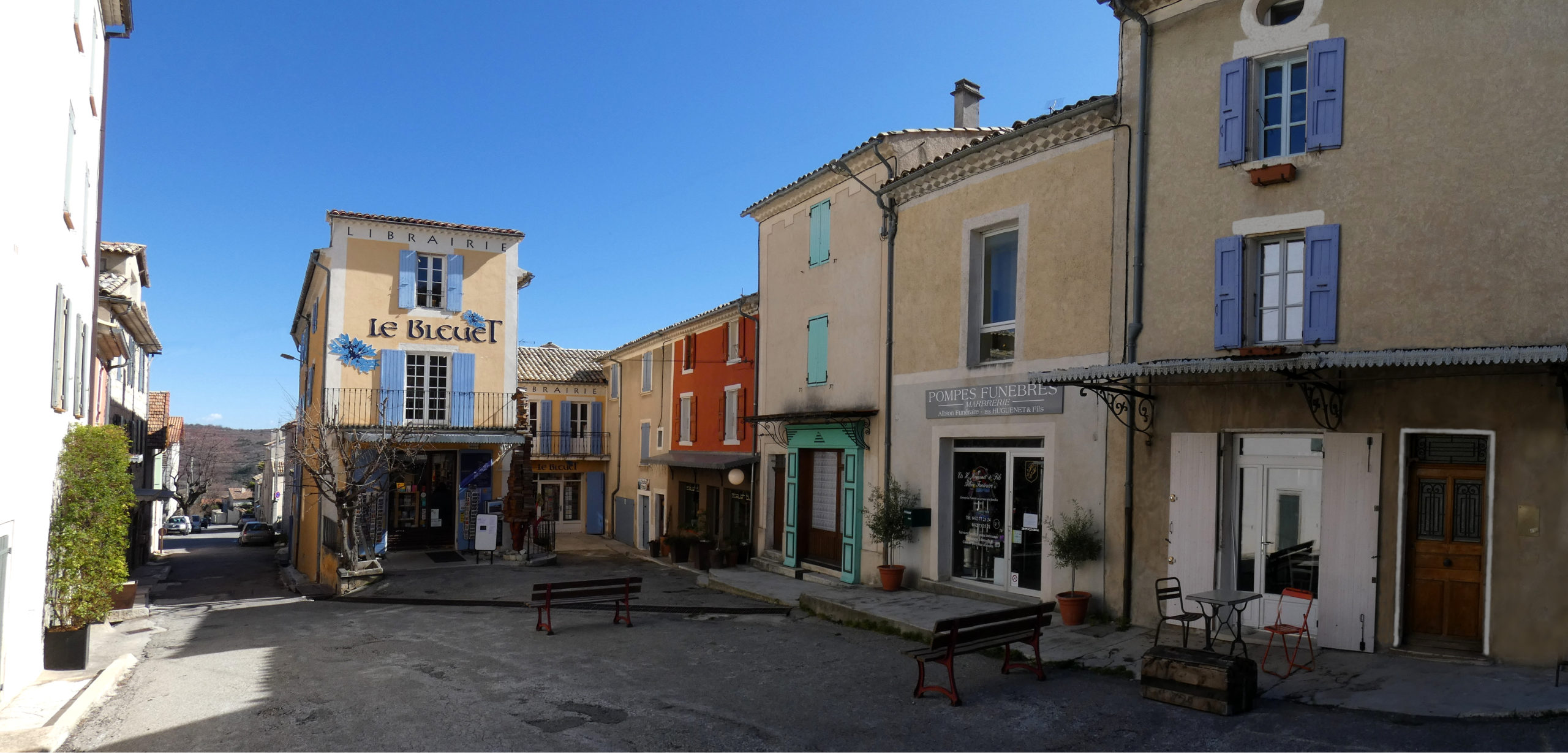 Dans un village Provençal typique,